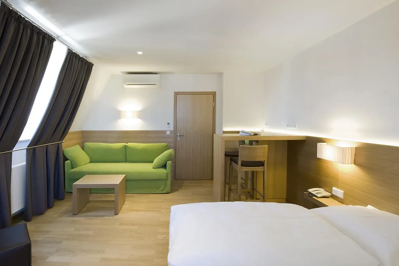Hotel Thalmair Munich 3*,
